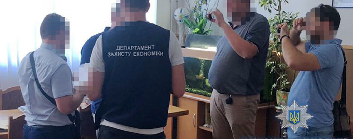 Проректора одного з одеських вишів затримали на хабарі у 310 тисяч