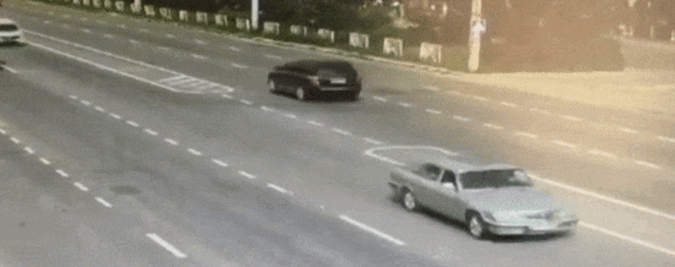 У соцмережі оприлюднили відео ДТП інкасаторів та поліції