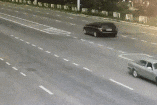 У соцмережі оприлюднили відео ДТП інкасаторів та поліції