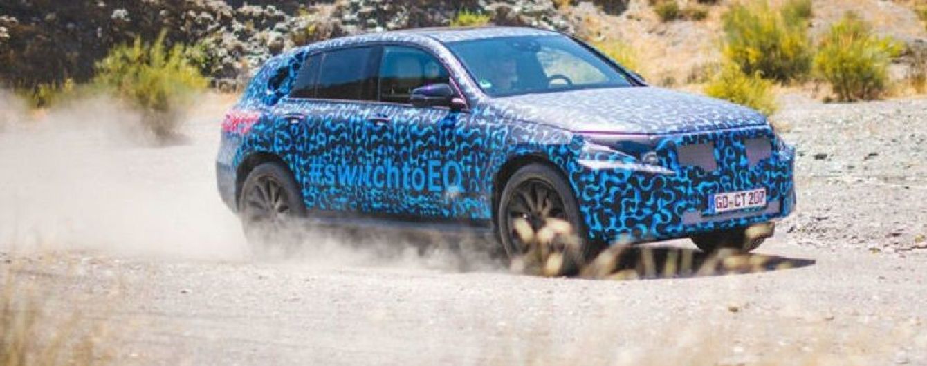 Mercedes готовится к презентации электрокроссовера