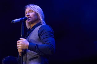 Із "космічним" роликом та гостроцікавим гороскопом: вдячні фанати привітали Олега Винника з ювілеєм