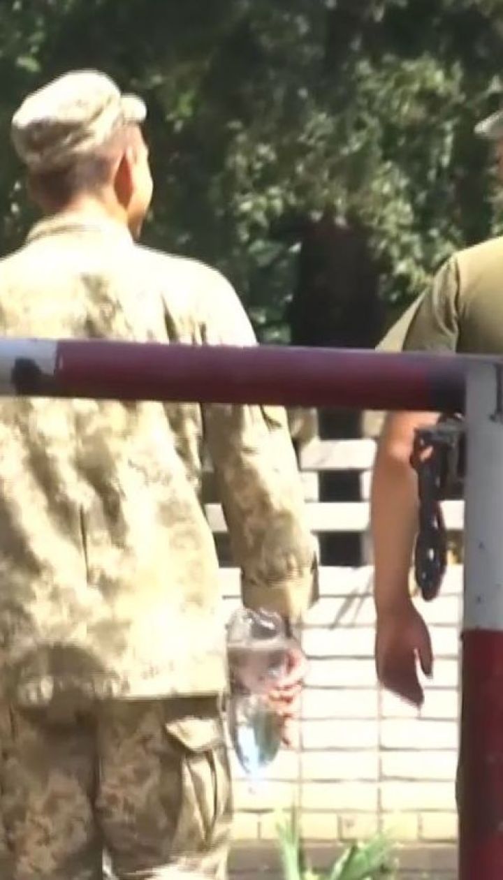 Стрілянина у військовій частині: на Житомирщині офіцер поцілив у чергового
