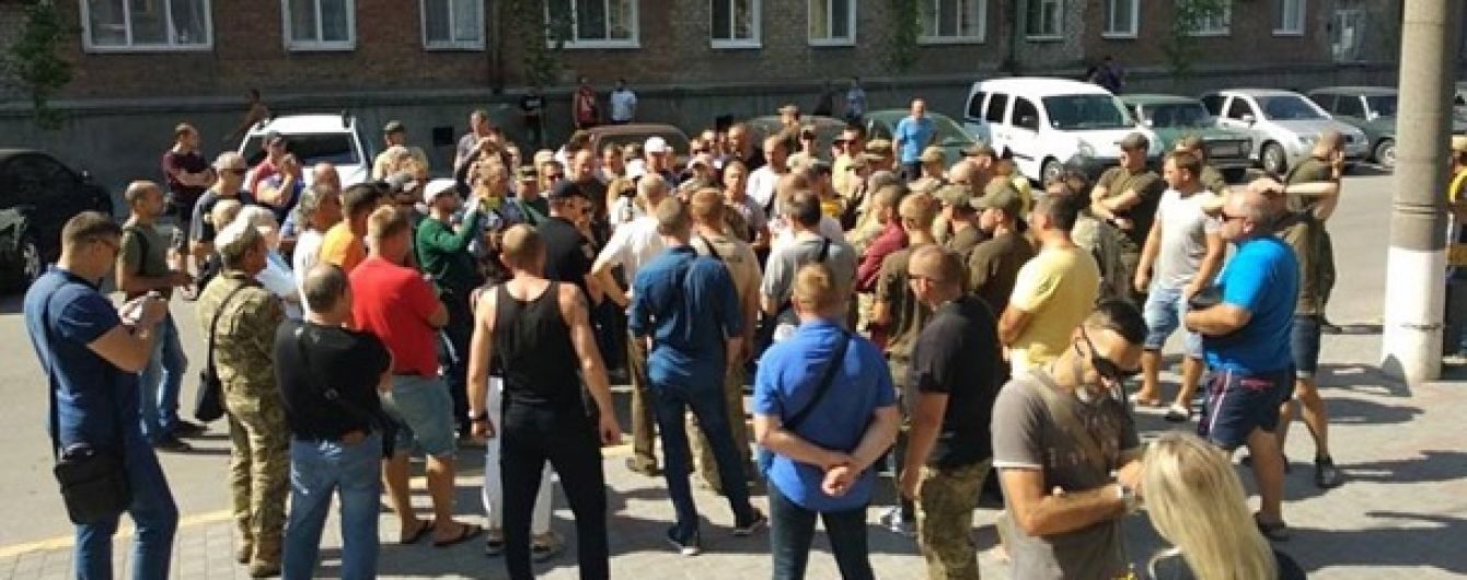 В Бердянске активисты требовали найти убийц ветерана АТО Олешко