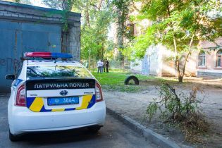 У Дніпрі біля дитсадка виявили тіло чоловіка