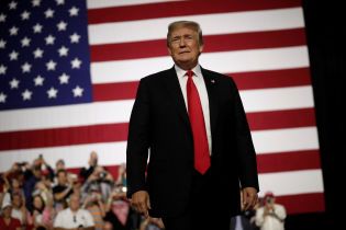 Трамп прокомментировал перенос военного парада в США на 2019 год