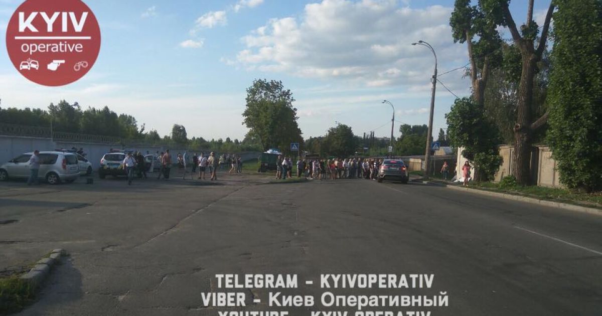 У Києві власники гаражів кров'ю відстоюють своє майно
