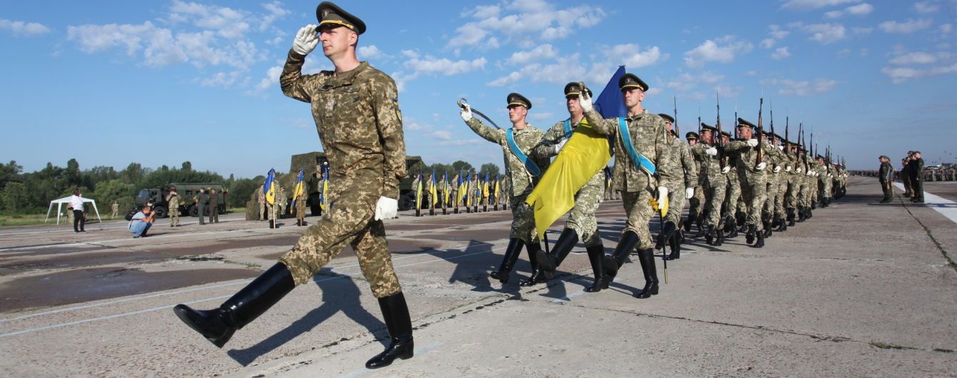 На парад до Дня Незалежності в Україну прибуде представник Трампа