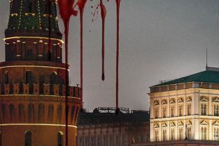 Создатели сериала "Карточный домик" опубликовали постер с Кремлем в крови