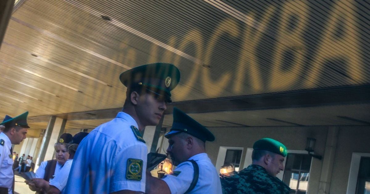 Украина готовится прекратить железнодорожное сообщение с РФ - Омелян
