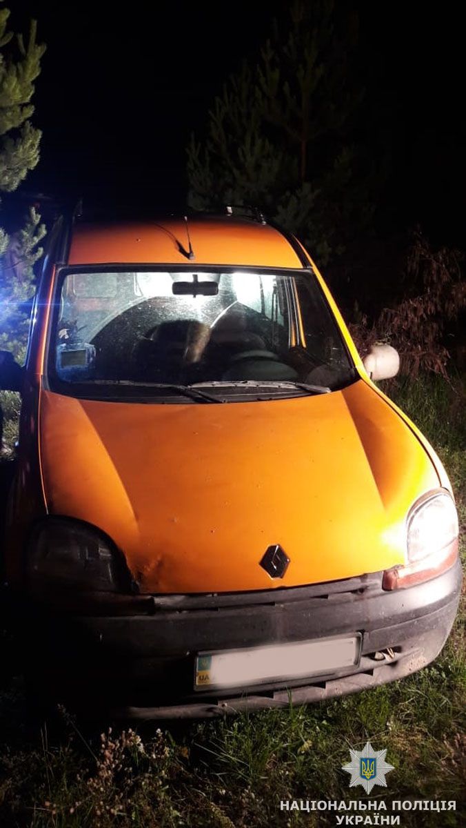 Під Житомиром виявили авто з трупами