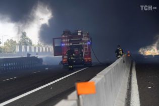 Вибух біля аеропорту у Болоньї: обвалилась естакада, десятки людей постраждали, є загиблі
