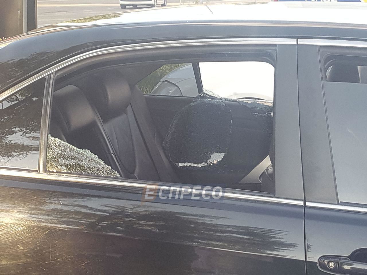 розстріляне авто в Києві_1