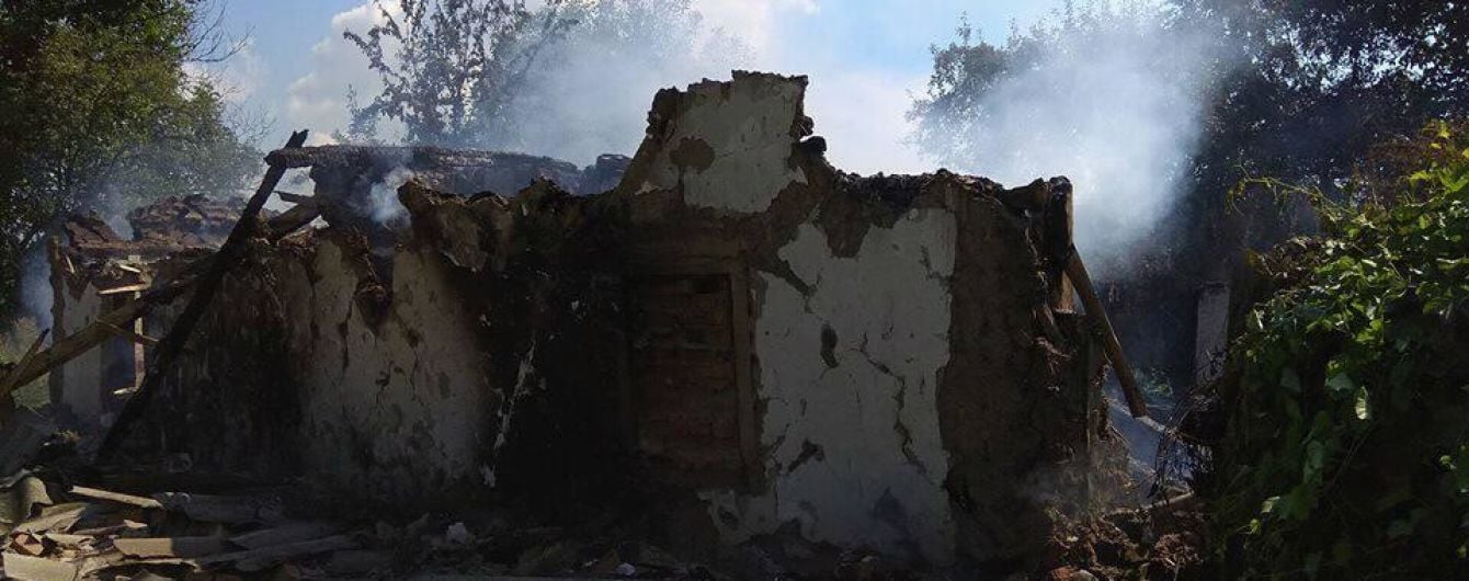 На Полтавщині пенсіонерка підпалила сарай. Коли його почали гасити, вона підпалила хату з газовим балоном