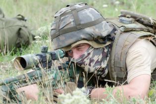 Під час обстрілів бойовиків був поранений український боєць. Ситуація на Донбасі