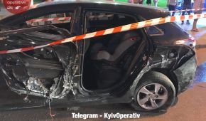 У жахливій масштабній ДТП у Києві загинув чоловік, який саджав свою дитину у машину