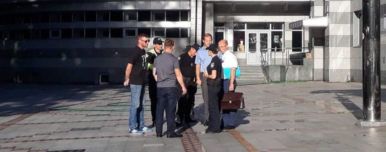 Конфликт вокруг университета "Украина": заведение обвинило полицию в распространении лжи