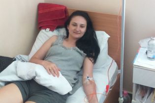 Олеся просить допомогти їй здолати рак