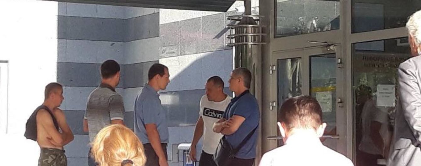 У поліції розповіли про судову тяганину між університетом "Україна" та підприємством