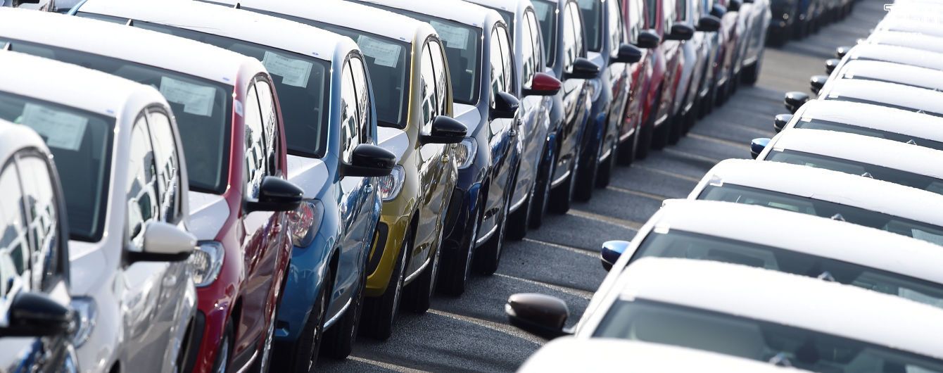 Осень показала падение продаж легковых автомобилей в Украине