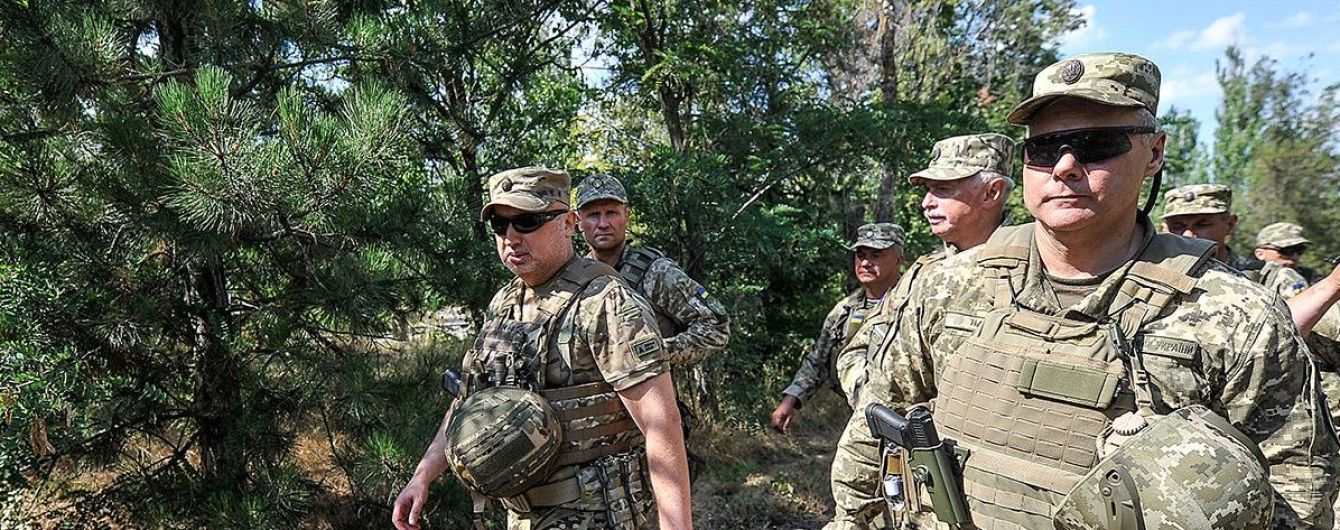 Турчинов предложил перебросить к Азовскому морю дополнительные военные силы