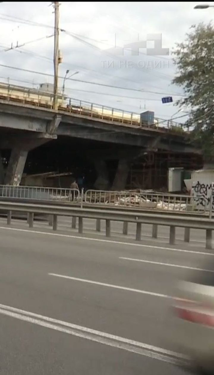 Київ в очікуванні транспортного колапсу. Від суботи на Шулявці перекриють аварійний міст