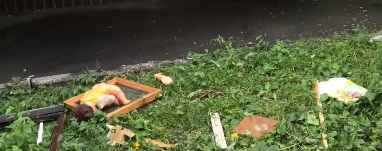 У Києві в квартирі вибухнули і спалахнули телевізори, постраждала людина