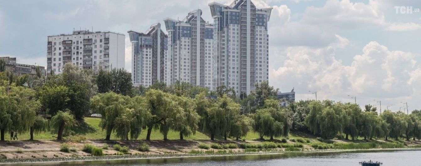 У Києві відремонтували чергову частину парку на Русанівській набережній