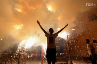 Вогняне шоу та салюти: на Мальті яскраво відзначають свято Діви Марії