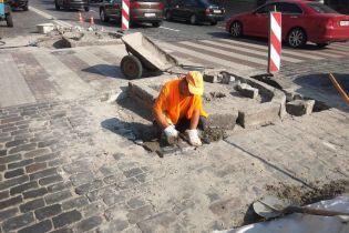 В Киеве на улице Грушевского появится безопасный пешеходный переход