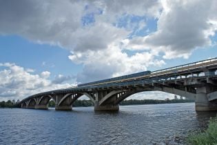 Мост Метро в Киеве будут ремонтировать почти два года