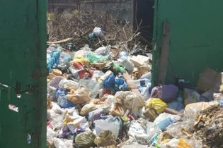 Грибок, задуха та купи сміття: Денісова показала умови утримання в'язнів в одній з колоній Одеси