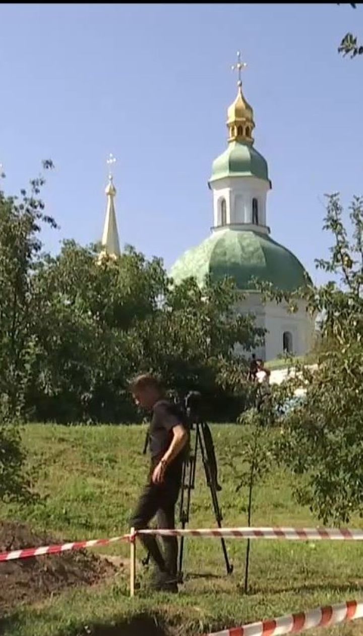 В Киево-Печерской Лавре раскопали стены 12-го века