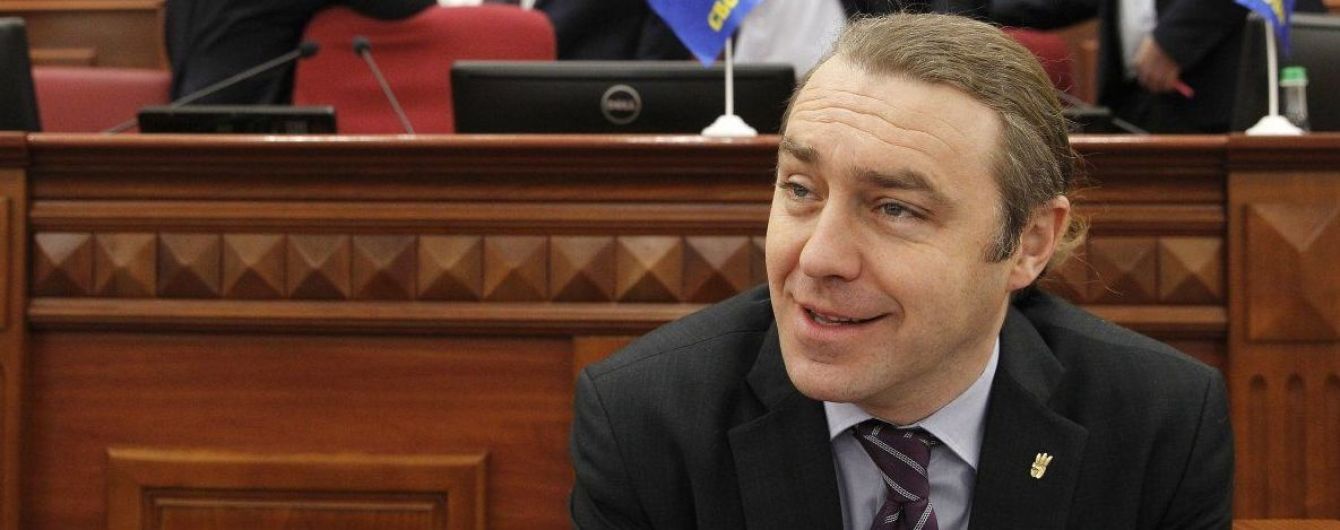 "Свободовец" Мирошниченко попал в ДТП в Киеве