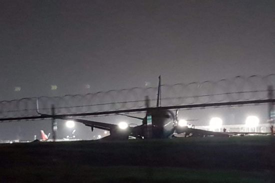 З'явилося відео жорсткої посадки китайського Boeing із 165 людьми в аеропорту Маніли