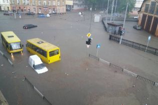 Садовий про Львів після потопу: вода зійшла, лишилося болото