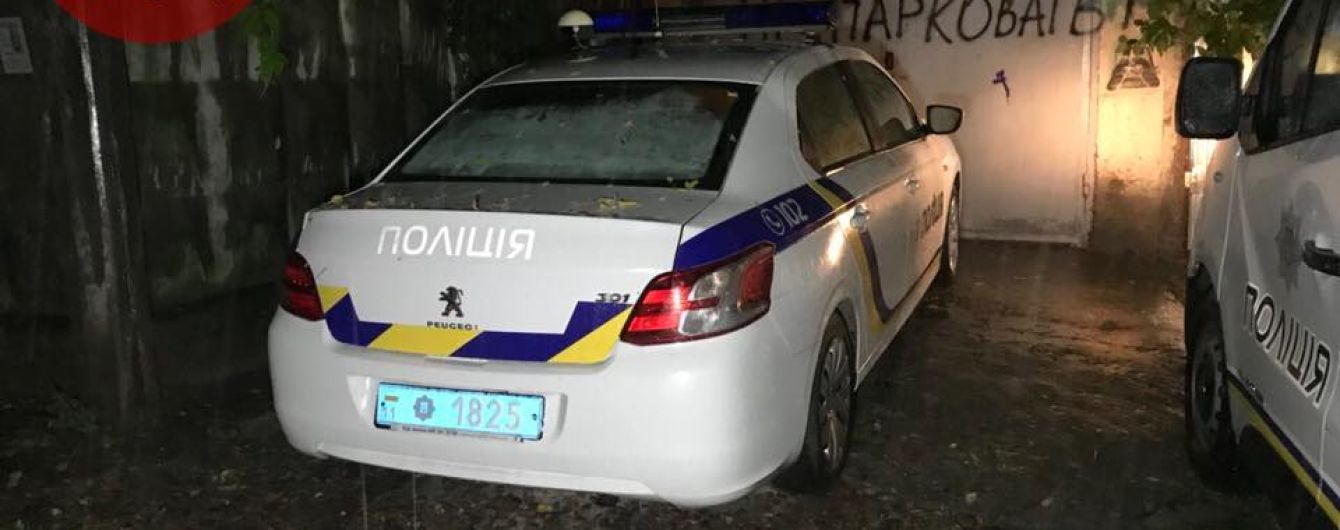 У Києві на смітнику знайшли тіло новонародженої дитини
