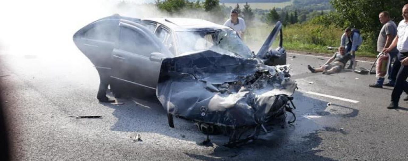 На Львовщине в ДТП попал автобус с 44 туристами