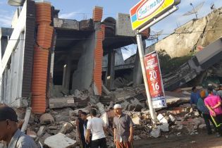 На індонезійському острові Ломбок стався новий потужний землетрус