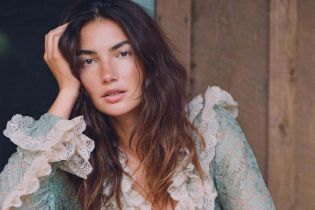 Ще один "ангел" Victoria's Secret оголосила про вагітність