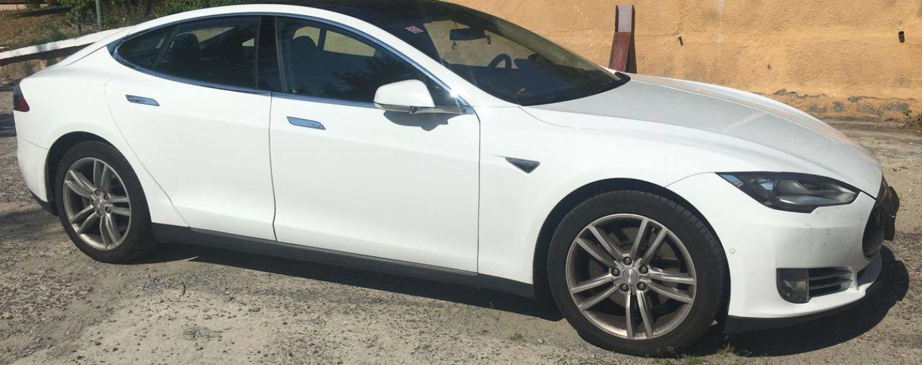 В США электрокар Tesla вез в стельку пьяного водителя на автопилоте