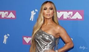 Королева красной дорожки: 4 образа Дженнифер Лопес на церемонии MTV