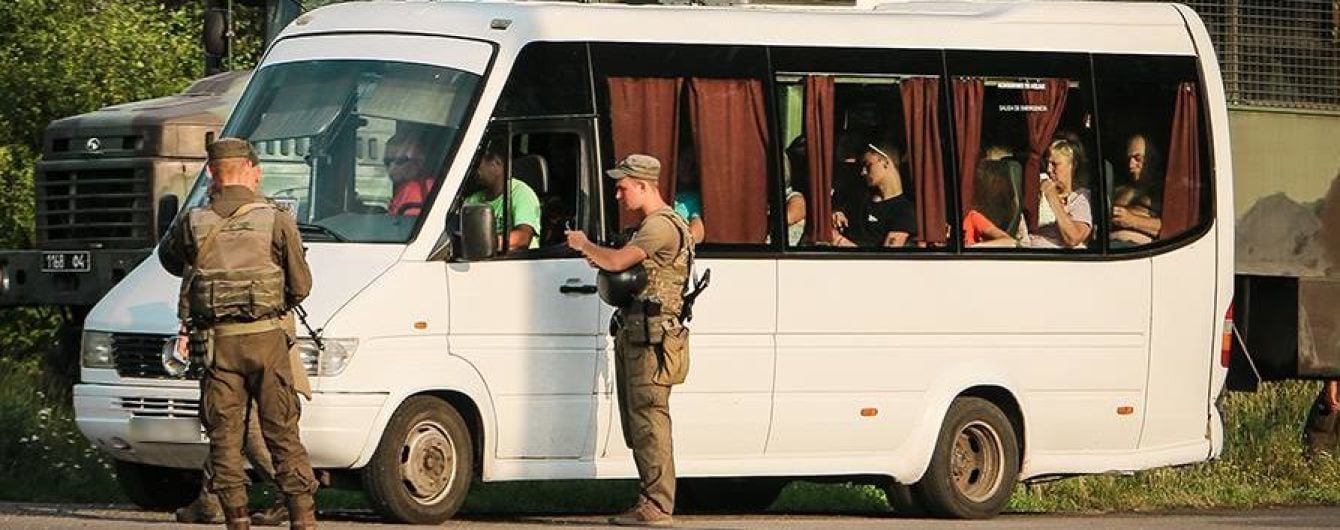 Сняли с автобуса и арестовали. На Донетчине задержали сторонника "ДНР"