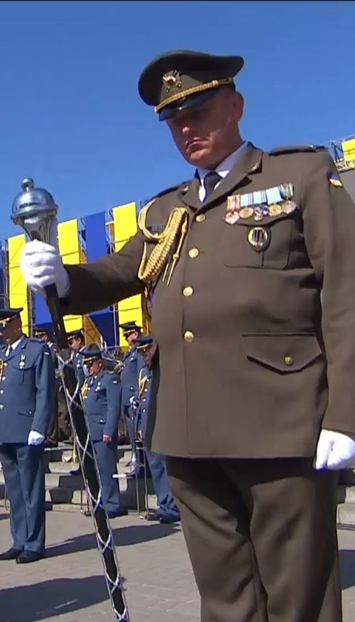 Украинцы почтили память погибших военных и гражданских минутой молчания