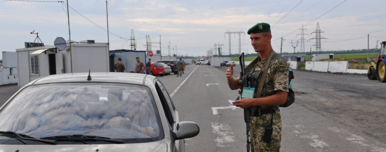 На Донбасі відновив роботу пункт пропуску "Майорськ"
