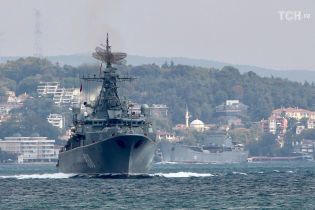 Россия заявила, что в "экономическую зону РФ" возле оккупированного Крыма вошли корабли ВМС Украины