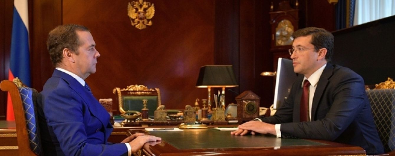 Российский премьер Медведев "нашелся" после двух недель отсутствия на публике