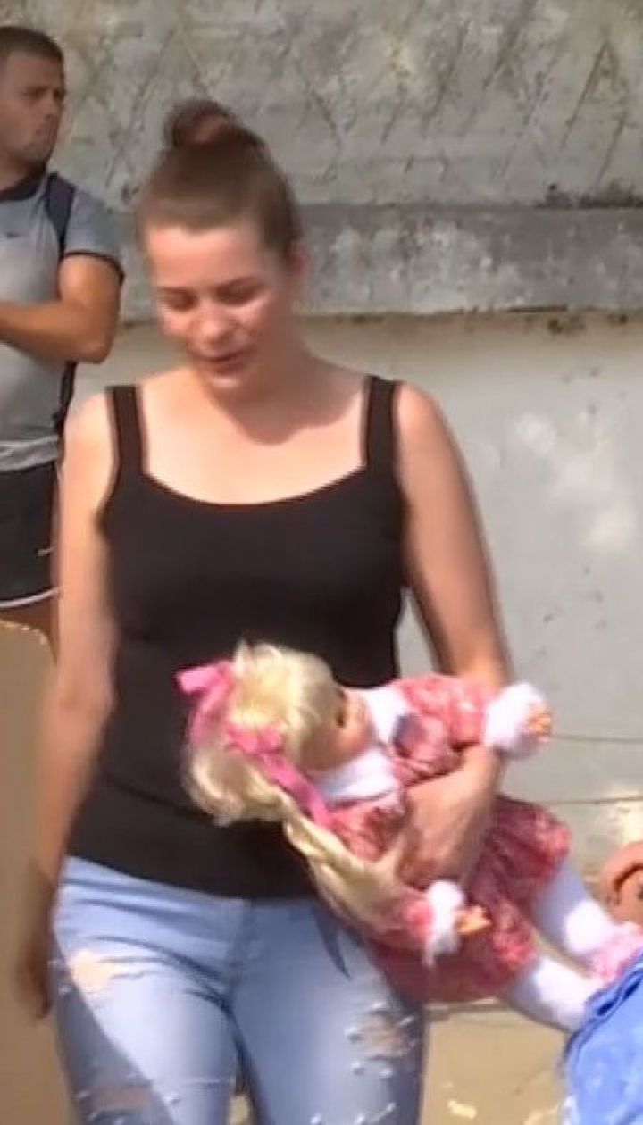 В Одессе молодая женщина оставила младенца на пляже и исчезла