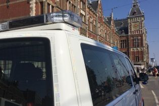 В Амстердамі невідомий на центральному вокзалі напав на людей з ножем