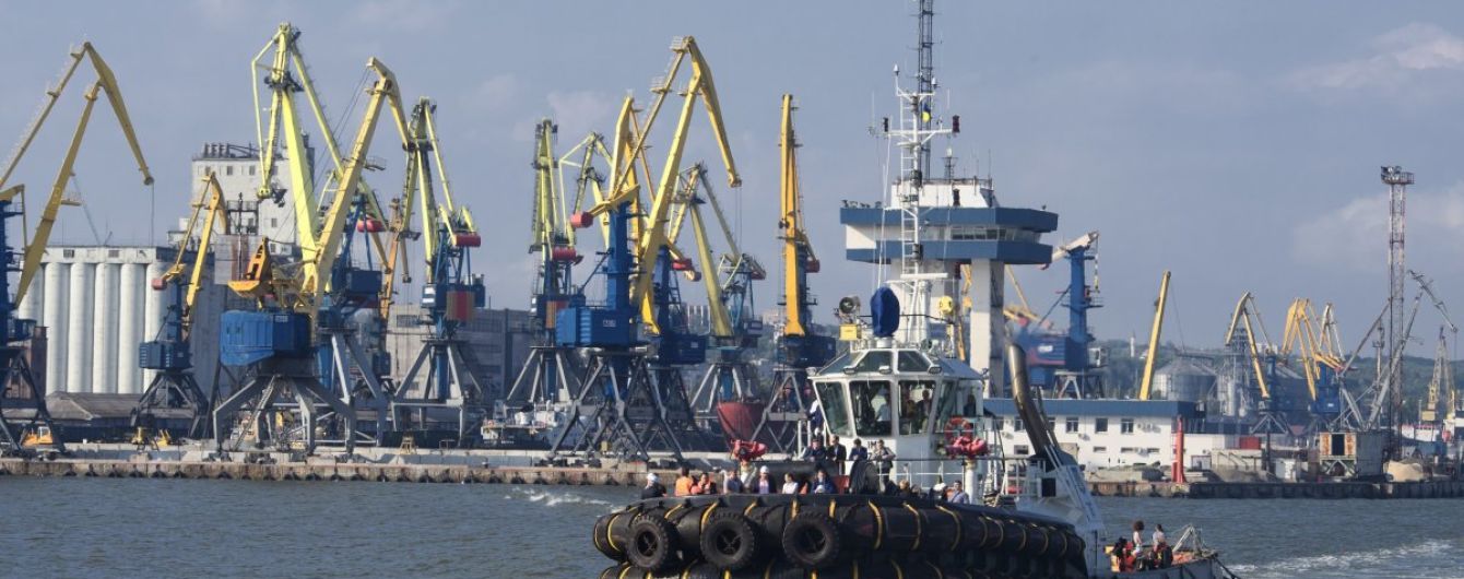 Вблизи Мариуполя в Азовском море разлилась нефть