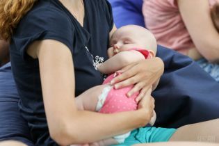 Замість бебі-боксів породіллям видають бланки заяв і ганяють кабінетами